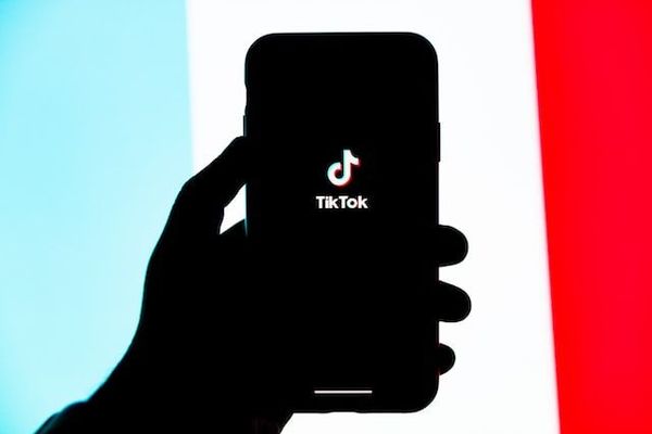 2022 Guia de Música Comercial para contas de negócios do TiktTok: Licenciamento musical e opções isentas de Royalties
